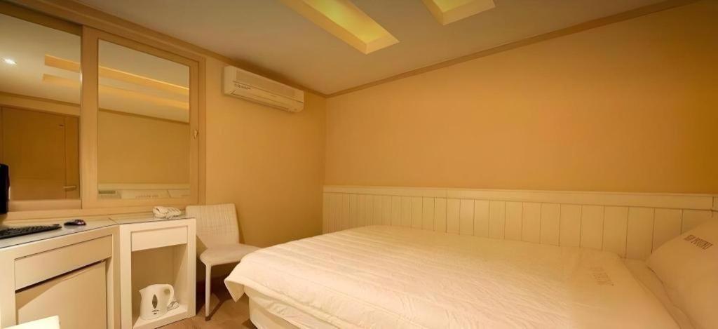 Sinyoung Motel Seoul Exterior photo