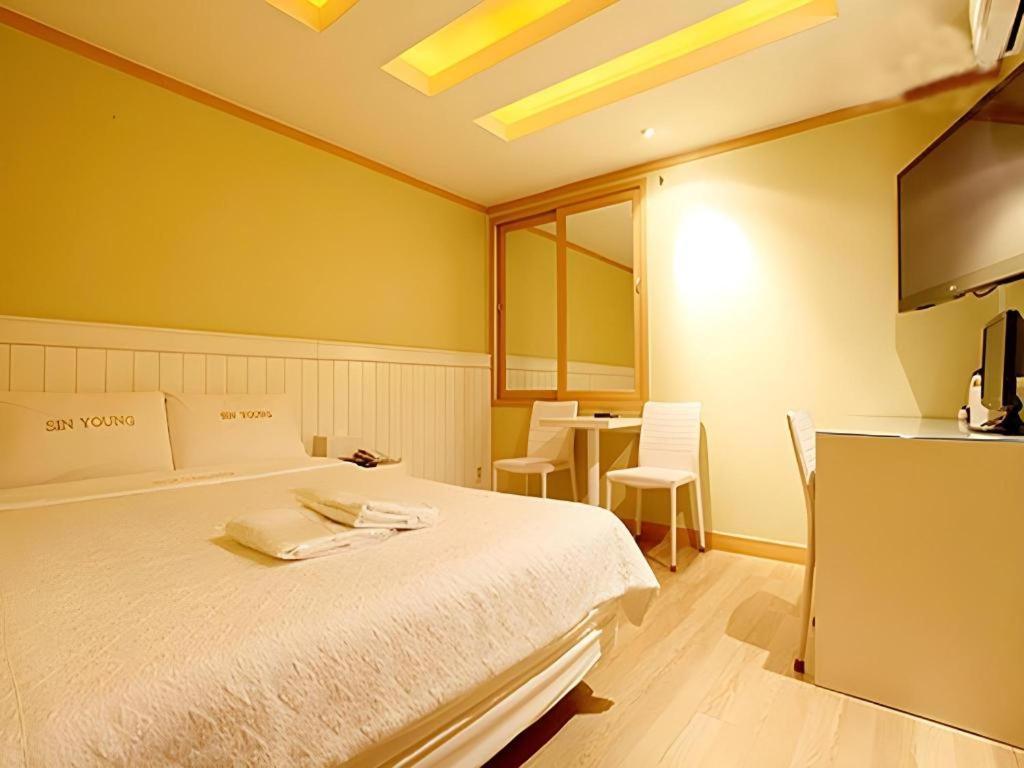 Sinyoung Motel Seoul Exterior photo